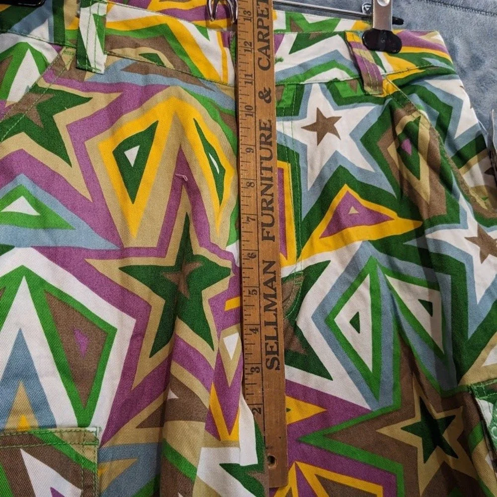 CLH Creating Limitless Heights Mens Star Print Cargo Shorts Green Purple 32 NWT